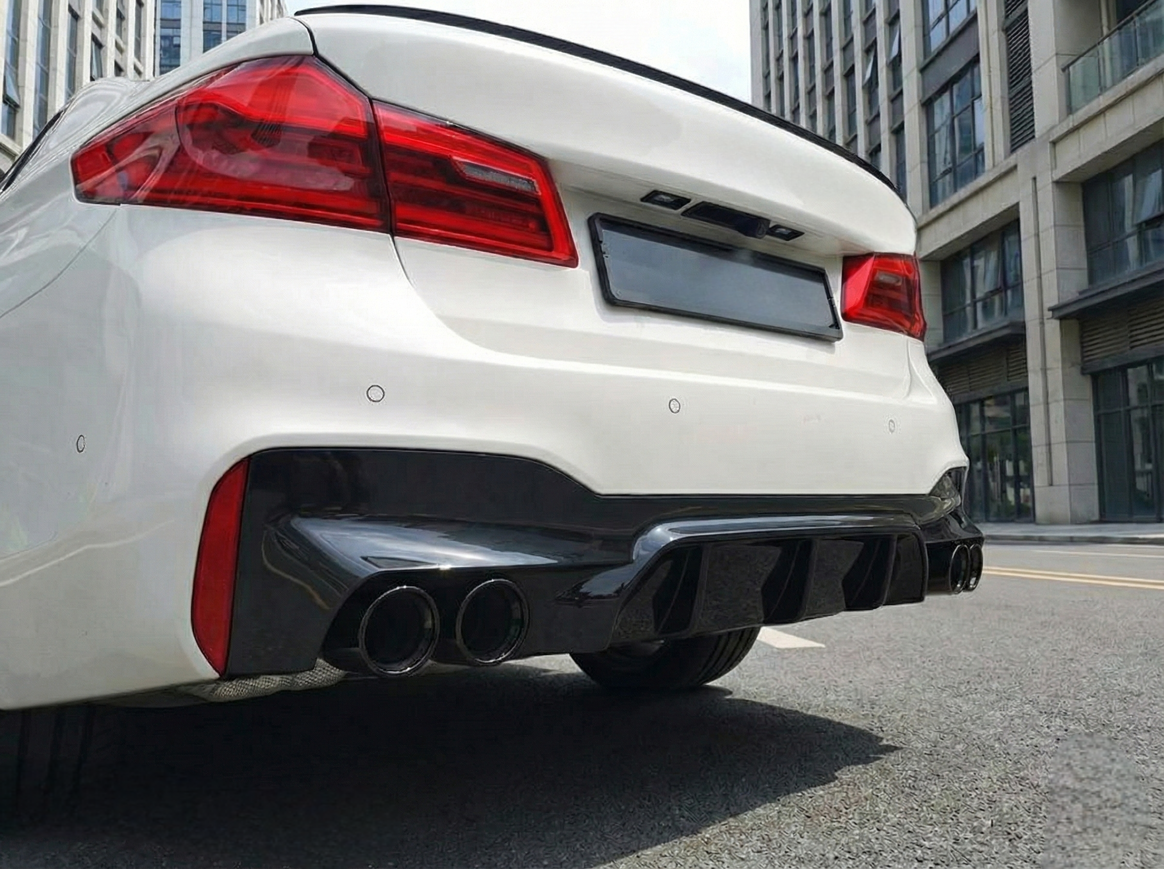 Diffuser and exhaust tips BMW 5-Series G30 (2017-2023)